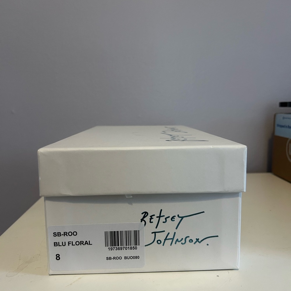 Betsey Johnson ROO Blue Floral Heels - Picture 5 of 5